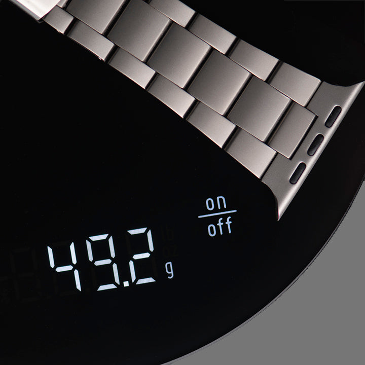 kronos armband auf waage watch ultra nahaufnahe auf waage monteny