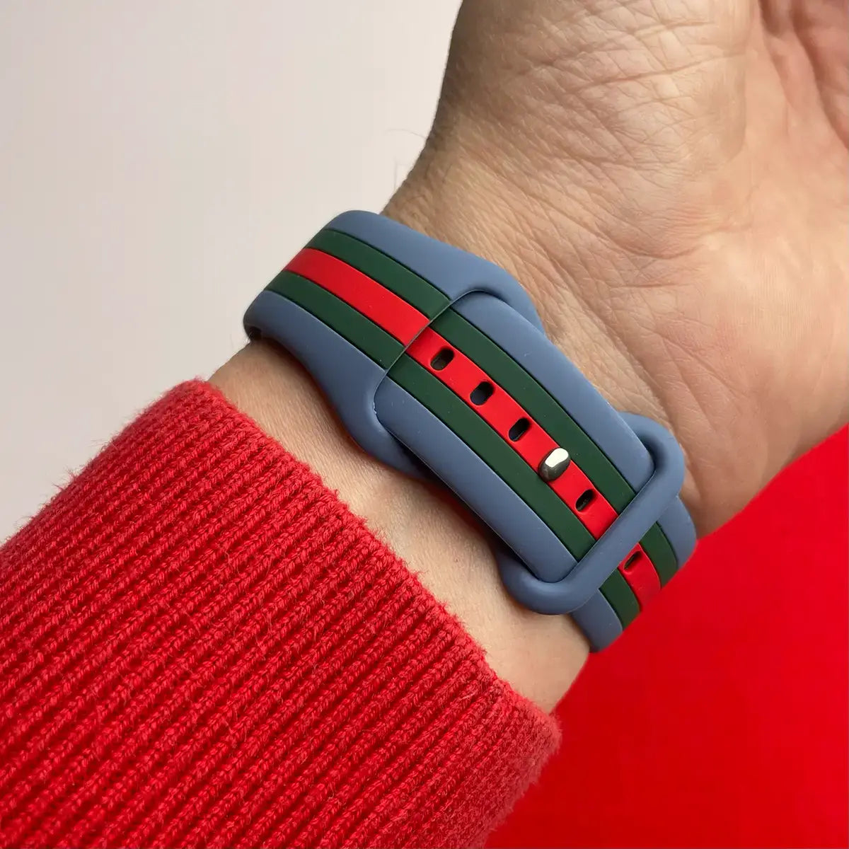 apple watch silikon armband dreifarbig hellblau gruen rot am handgelent milano monteny #farbe_hellblau grün rot