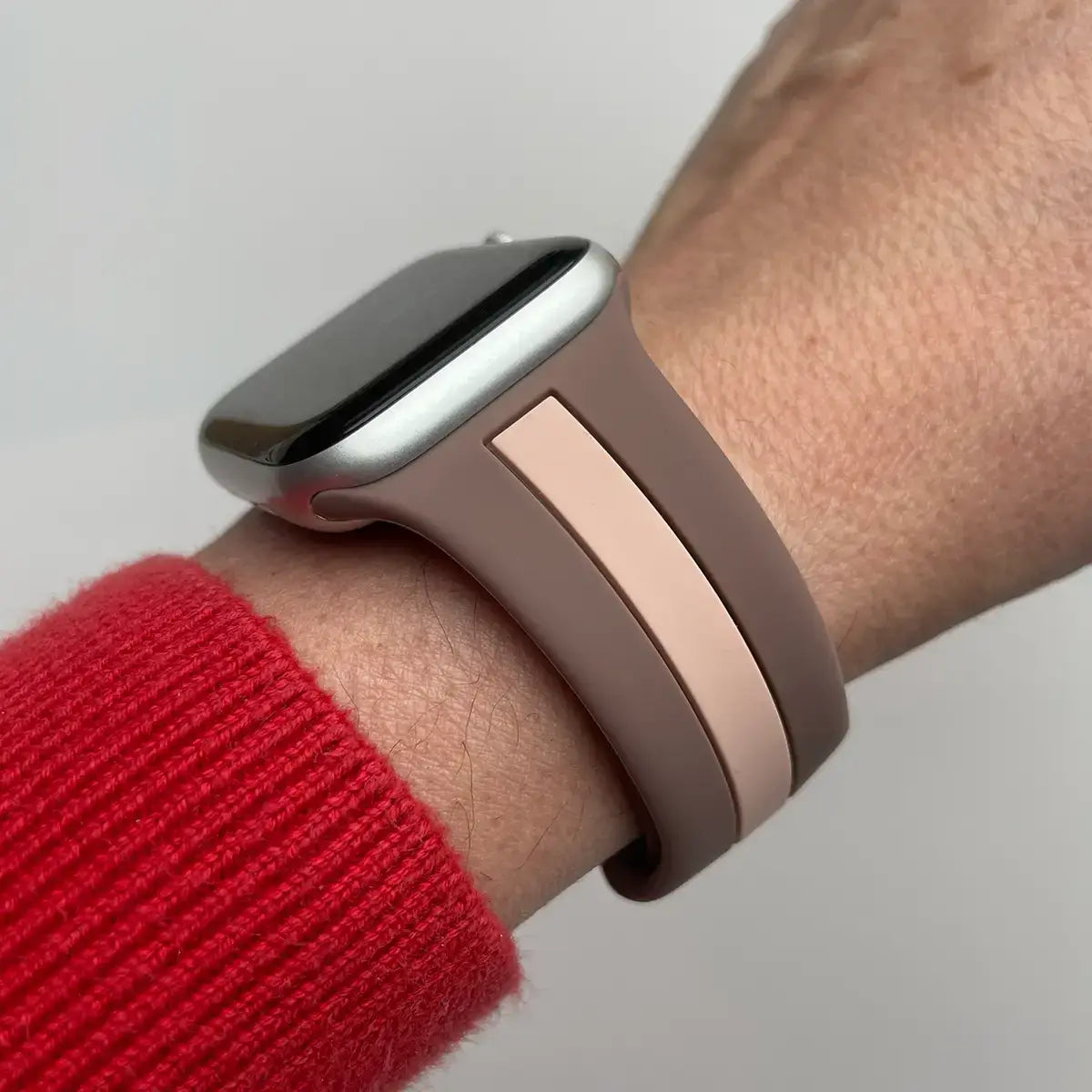 apple watch silikon armband zweifarbig nude puder am handgelenk milano monteny #farbe_nude puder